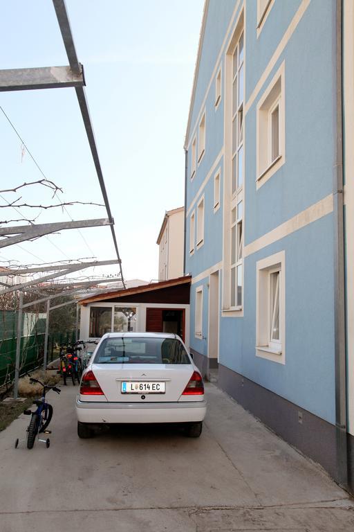 Apartments Villa Karlo คาชเตลา ภายนอก รูปภาพ
