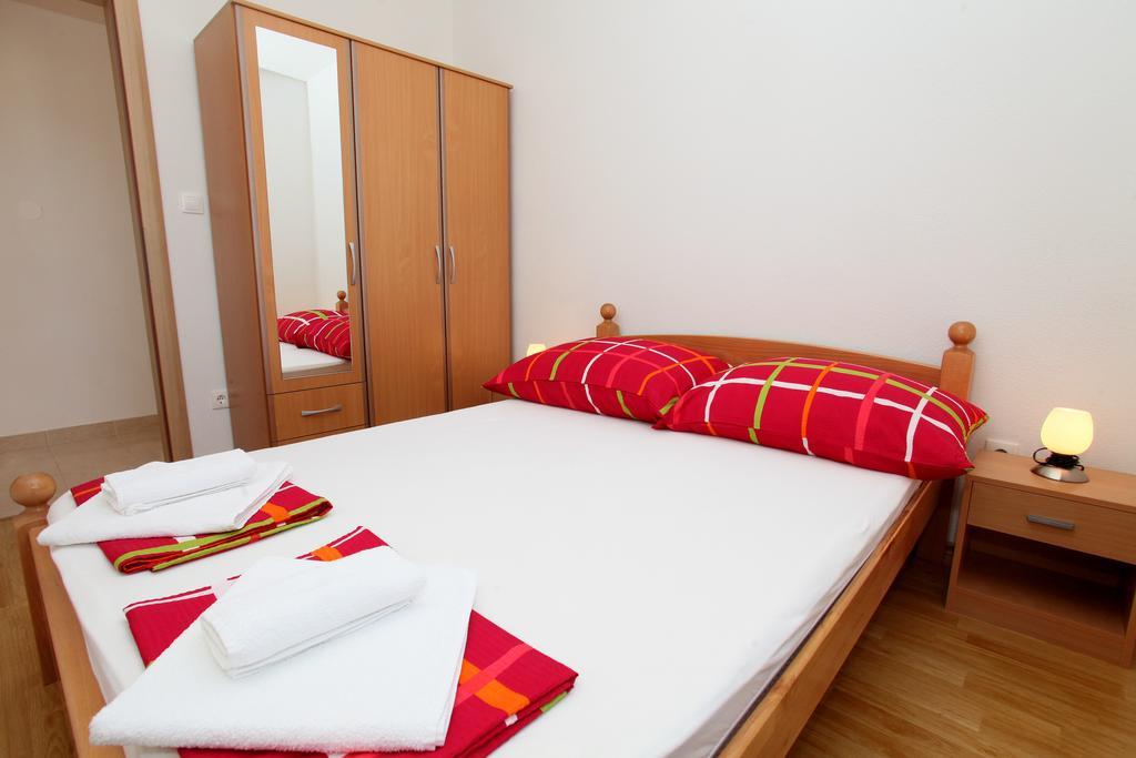 Apartments Villa Karlo คาชเตลา ภายนอก รูปภาพ