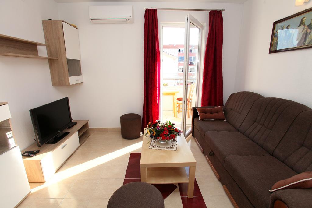 Apartments Villa Karlo คาชเตลา ภายนอก รูปภาพ